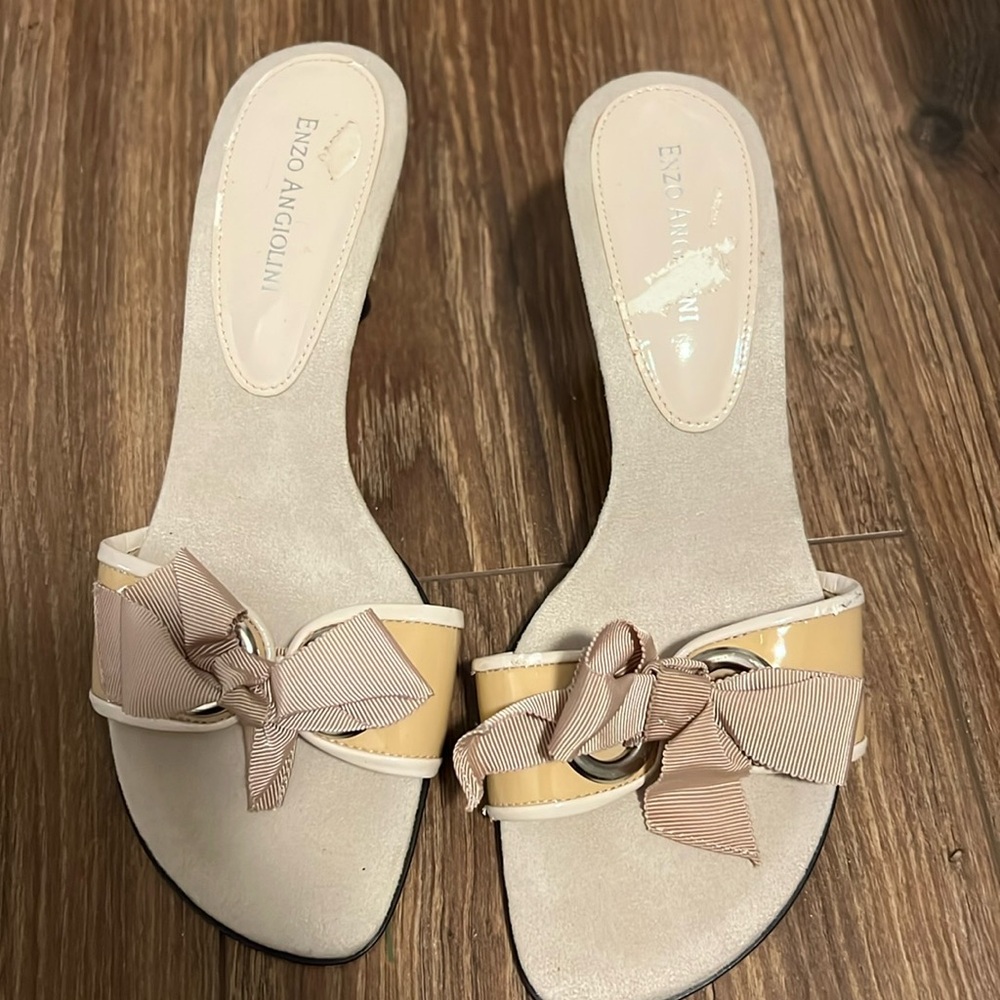 Enzo Anhiolini Sandals